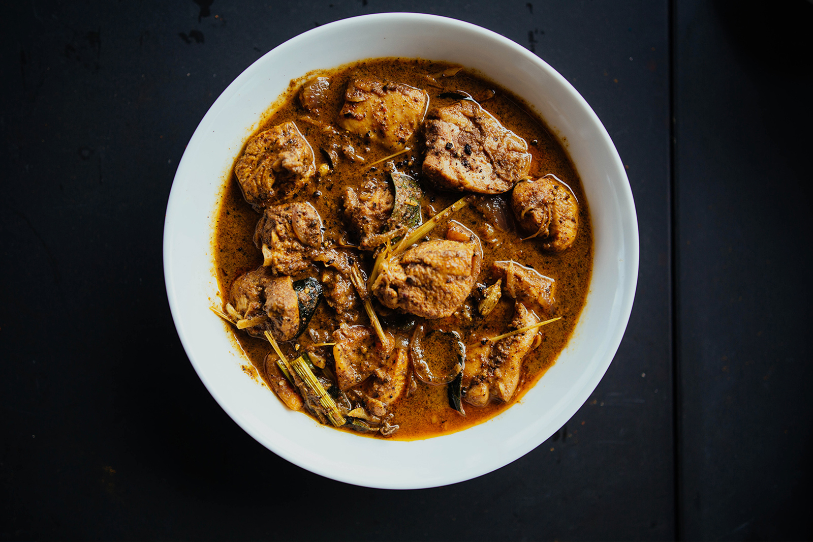 Подземелье чикен карри 26. Srilankan Chicken Curry. Sri Lanka Chicken Curry. Карри Шри Ланка. Приправа карри Шри Ланка.