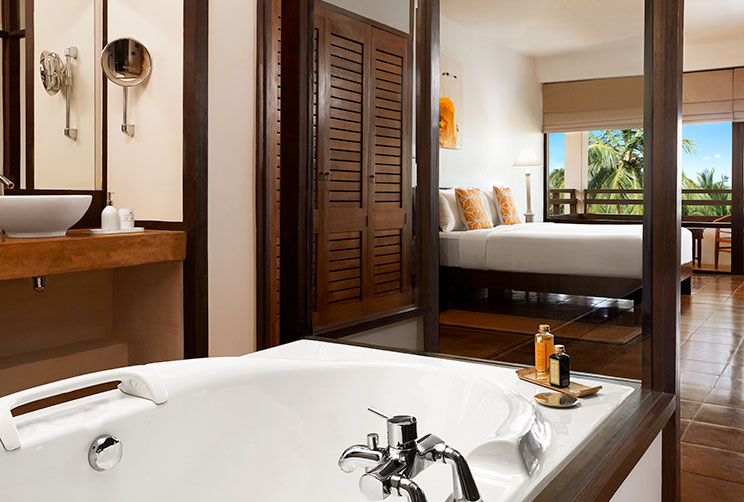 Bathroom with a luxury bathtub