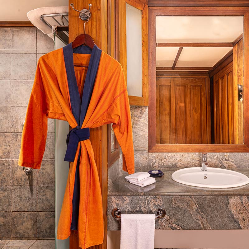 Luxury Room - Main Wing Bath Room