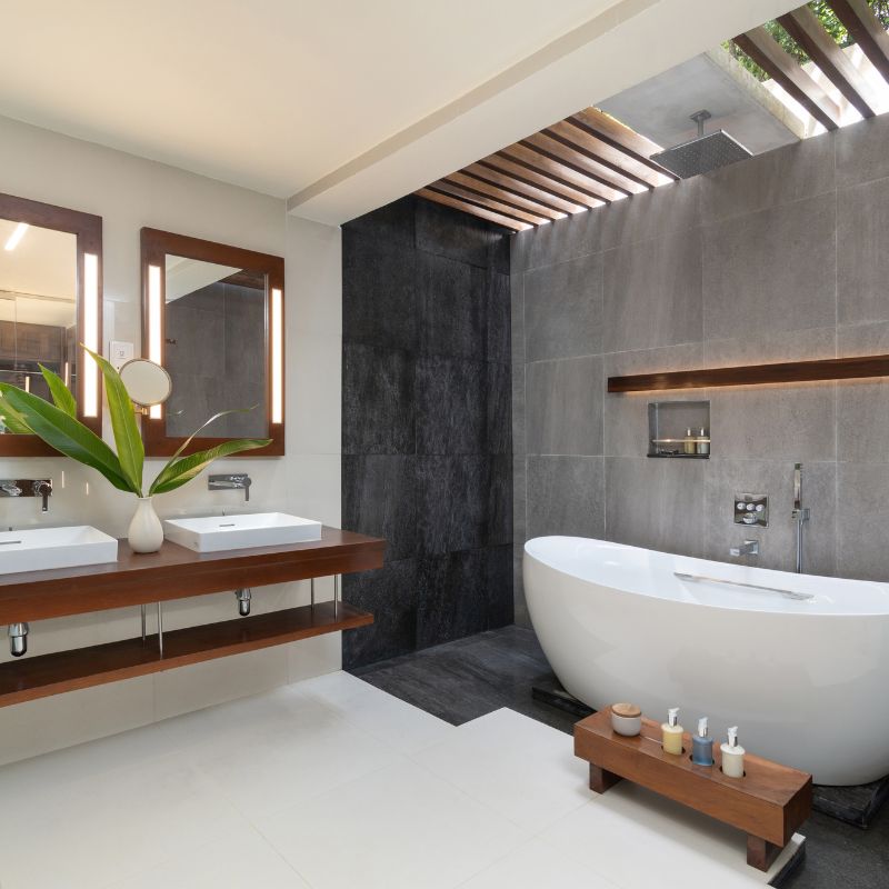 Deluxe Suite with Pool