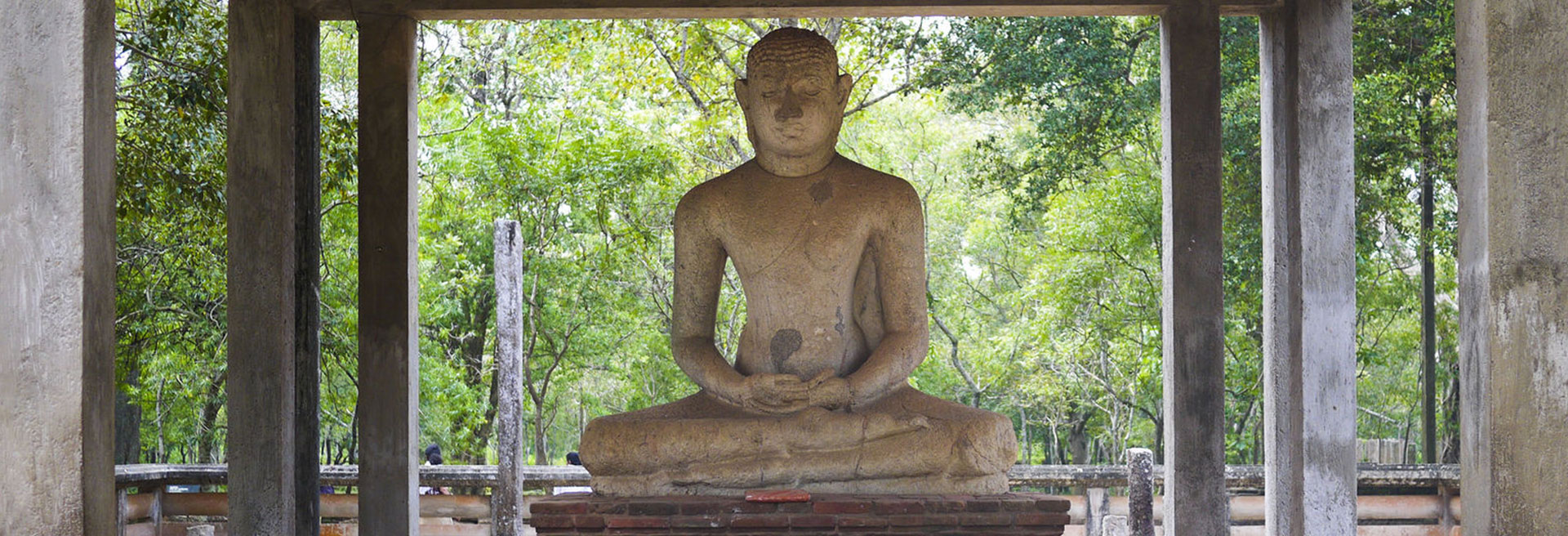 Buddha Statue in Anuradhapura