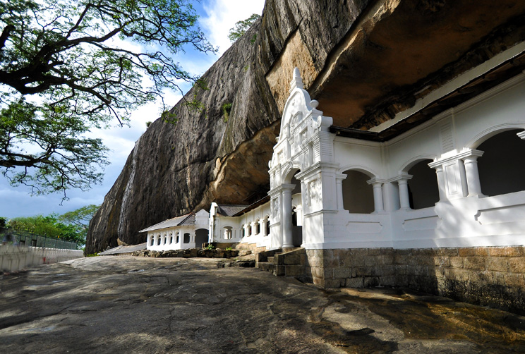 Exterior view of Dambulla rock temple